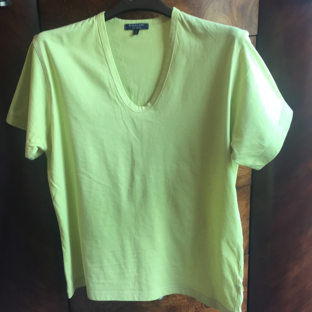 ❤️SOLD ❤️Authentic Burberry tee shirt.